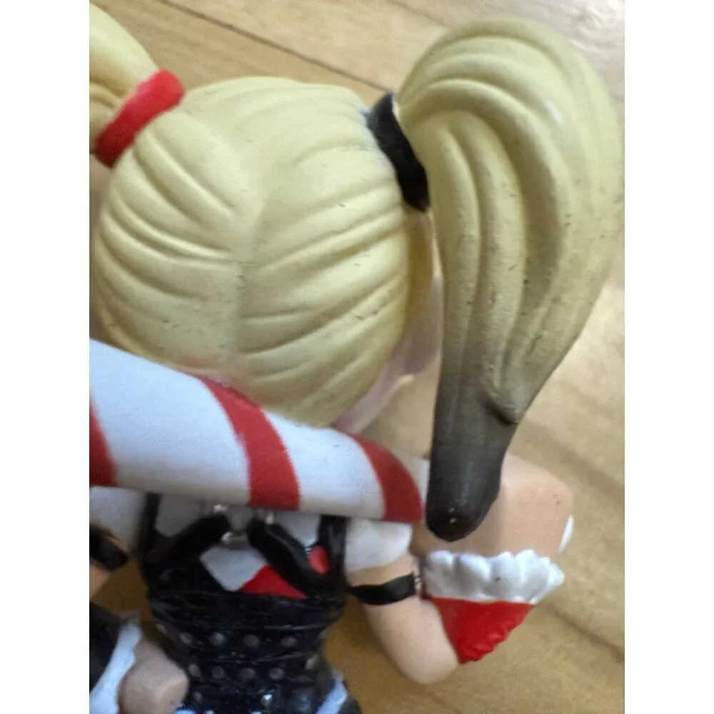 Funko Harley Quinn Vinyl Figure (2015) - Picture 6 of 8